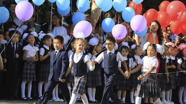 В Астане школьные дворы снова наполнились детскими голосами — стартовал новый учебный год