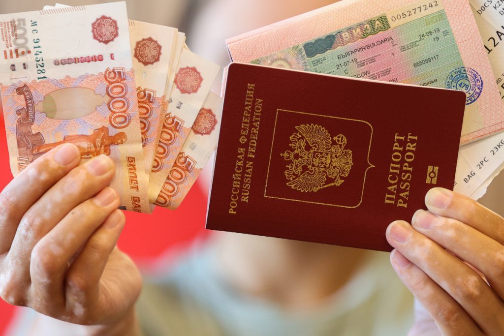 15 стран Шенгена закрыли въезд по пятилетним паспортам, но не Греция